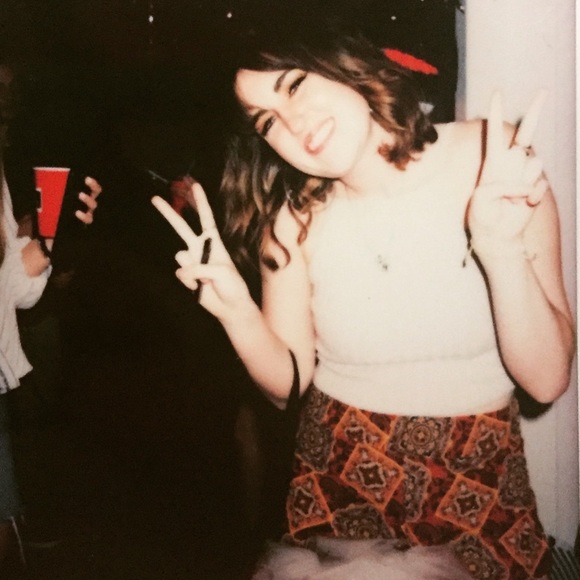 Meet your Posher, Lauren - Picture 2 of 3